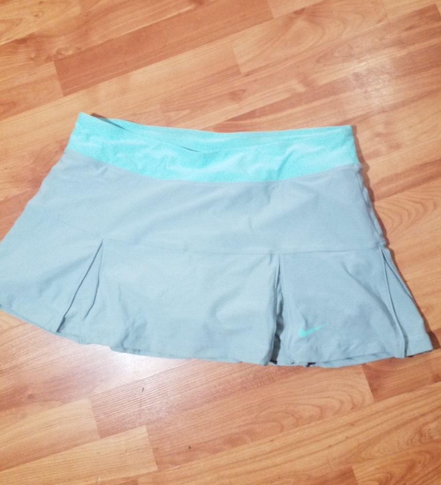 Nike Women's Skirt in Light Blue and Aqua